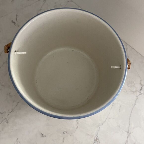 Pfaltzgraff Stoneware "Yorktowne" Basket Weave Textured White Wicker Like Handle - Picture 4 of 7